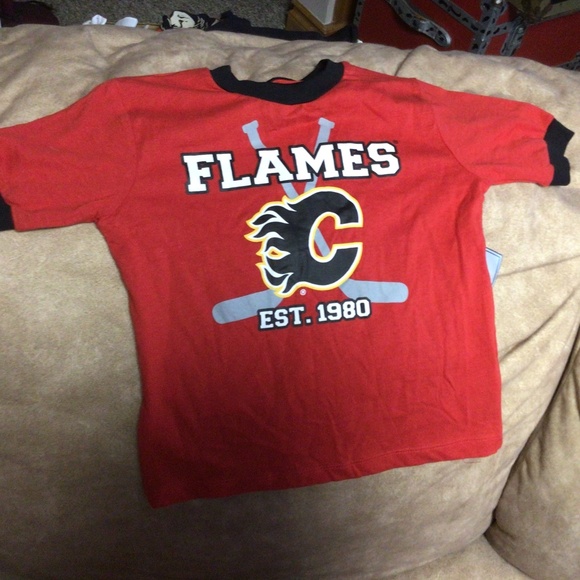 NHL CALGARY Flames tshirt - Picture 1 of 3